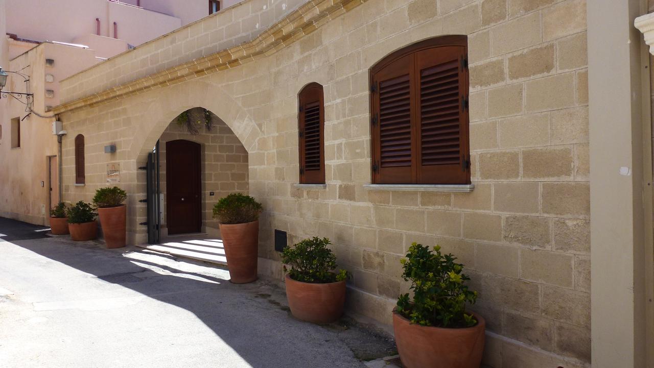 Hotel Il Portico Favignana Luaran gambar