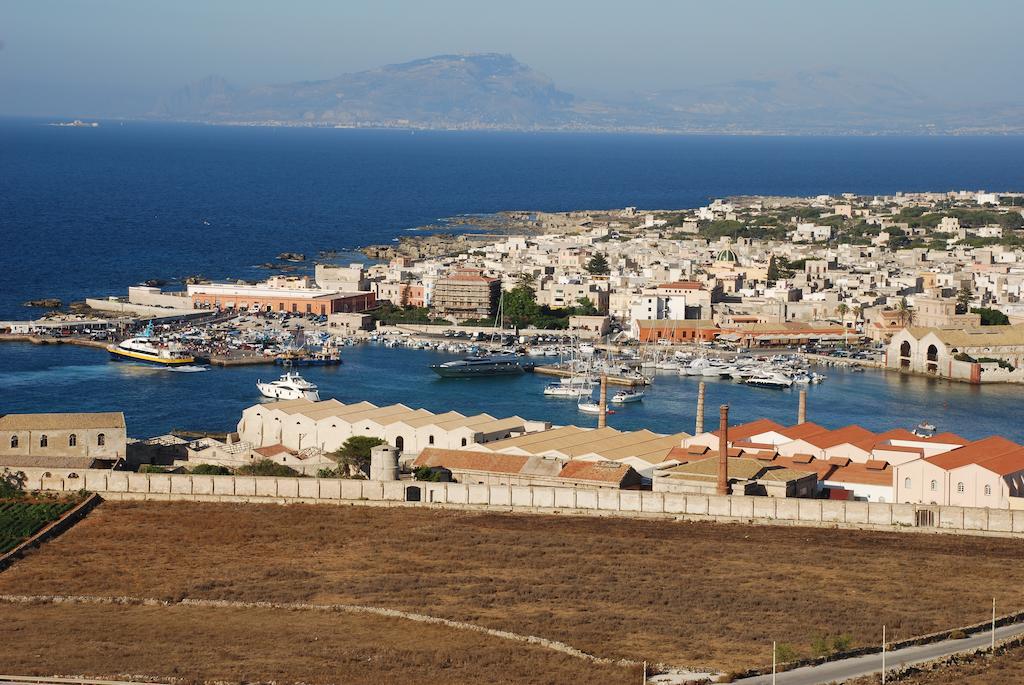 Hotel Il Portico Favignana Luaran gambar