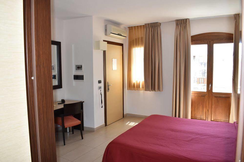 Hotel Il Portico Favignana Luaran gambar